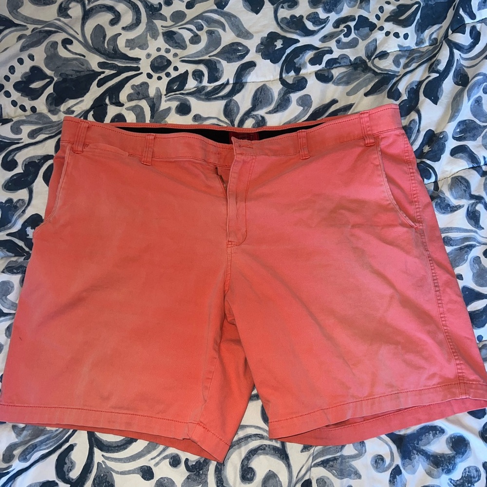 Men’s Coral / salmon shorts